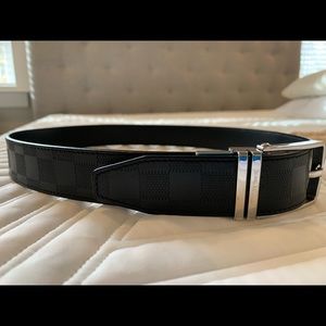 Louis Vuitton men’s belt